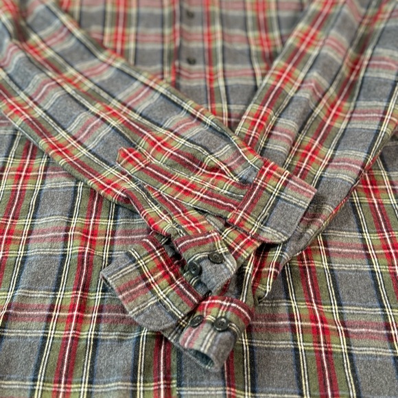 L.L.BEAN Men's Scotch Plaid Flannel Shirt, Traditional Fit Size L - Picture 3 of 10